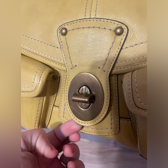 NWT Coach 2007 Leigh Leather Pocket Flap Bag, Y2K in yellow citron RARE Vintage - Picture 4 of 13